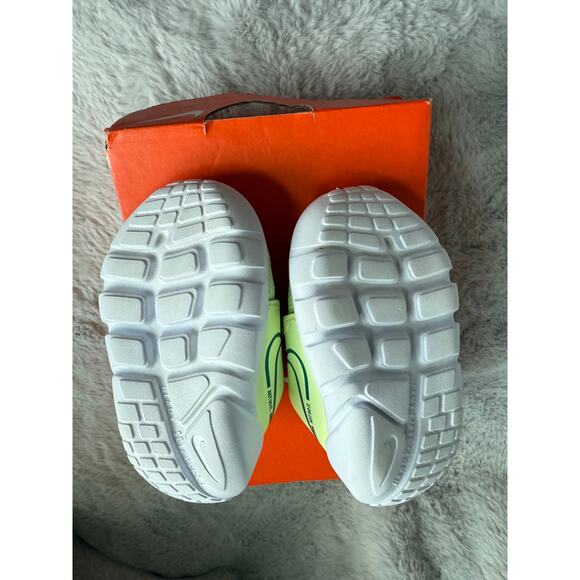 Nike Flex Runner 2 TDV Baby Toddler Shoes 4C Barely Volt New in Box - Picture 5 of 5